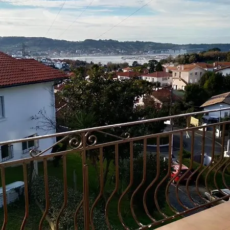 T2 Bis Avec Vue Mer- * Hendaye